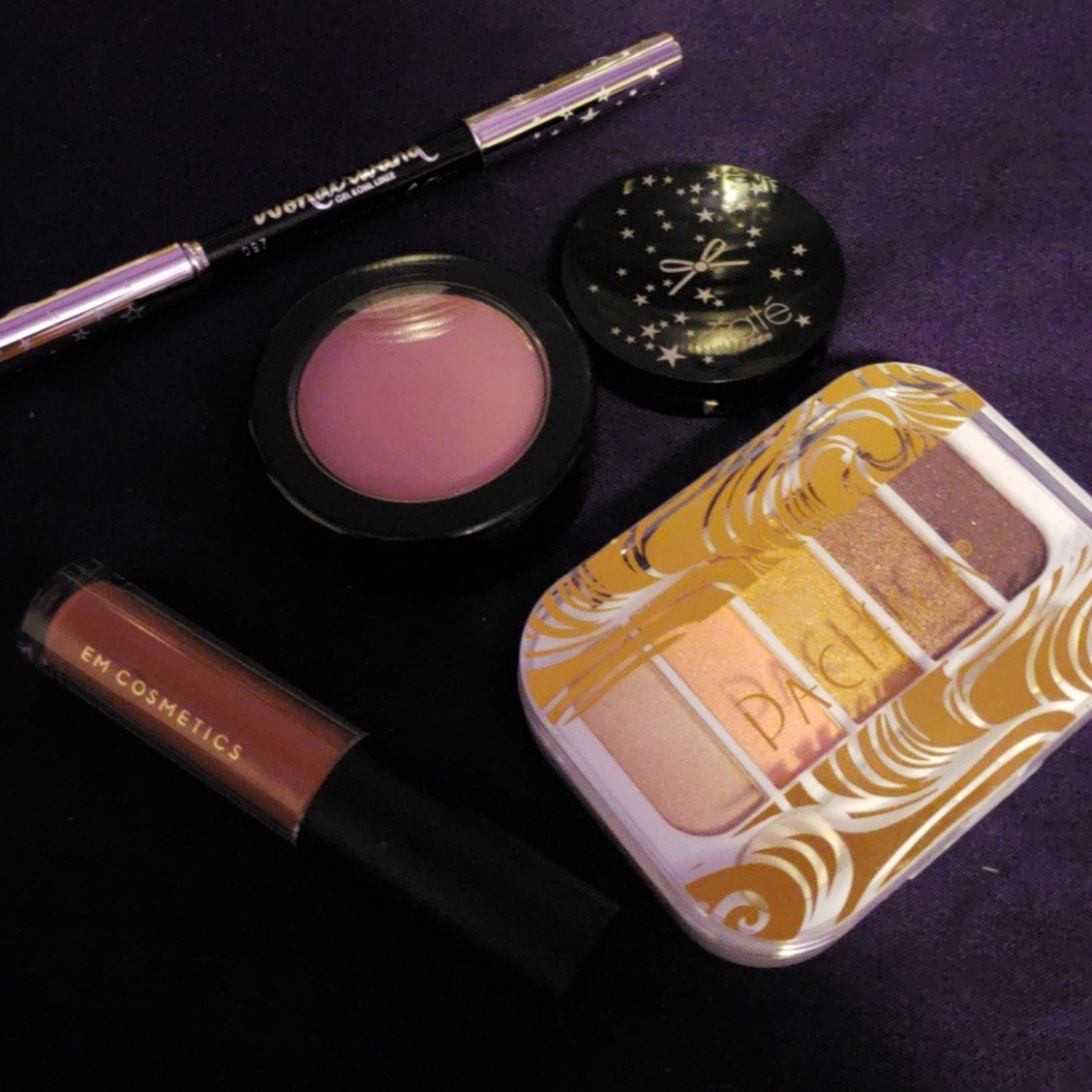 Full face makeup
